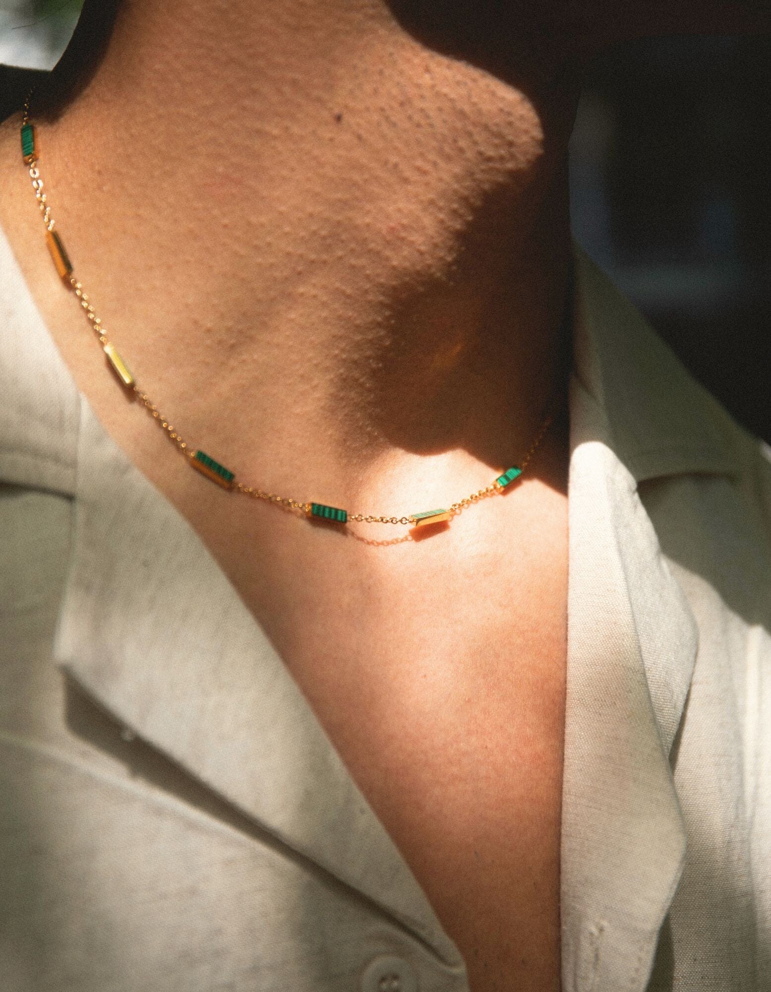 Gold Como Bar Chain - Image 2