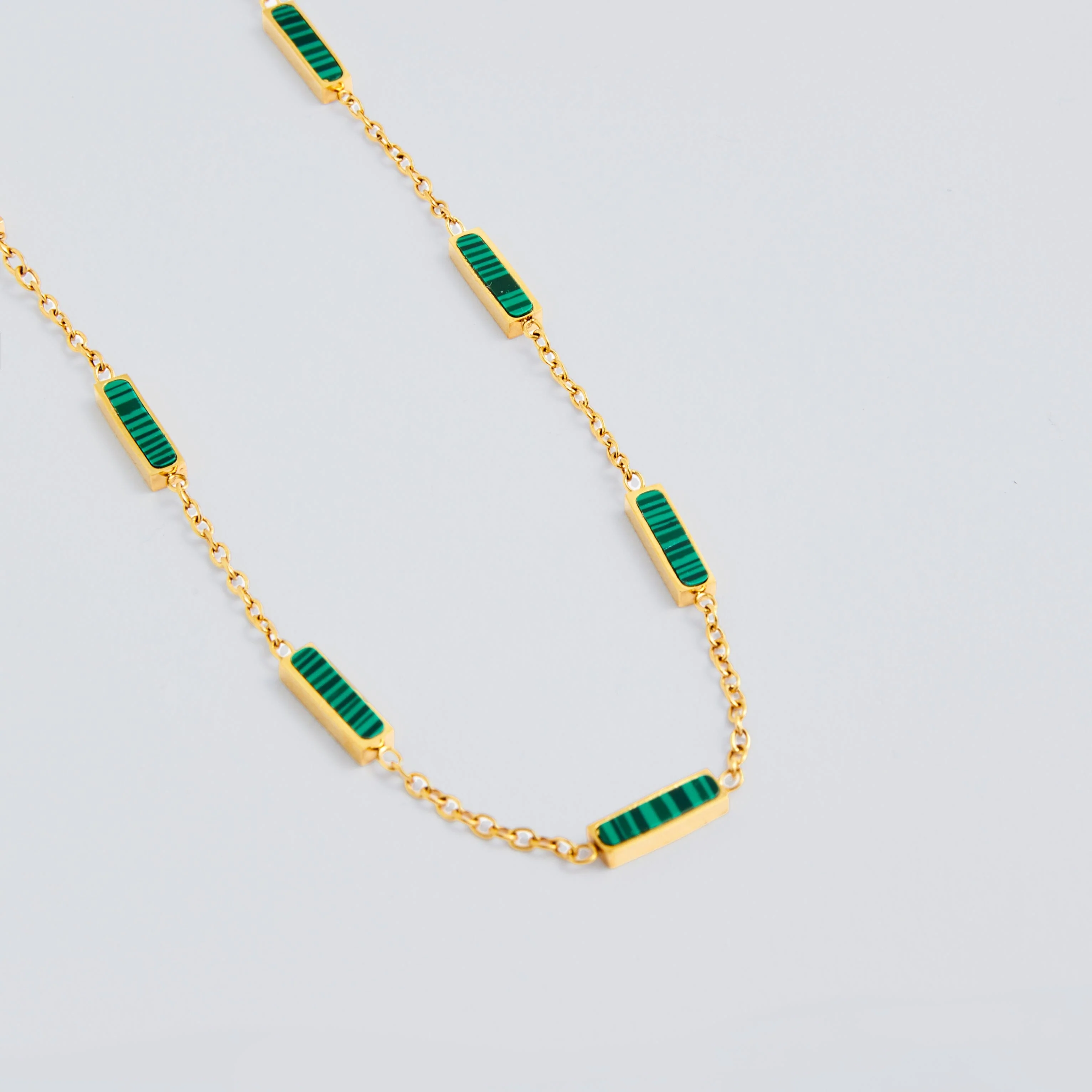 Gold Como Bar Chain - Image 3
