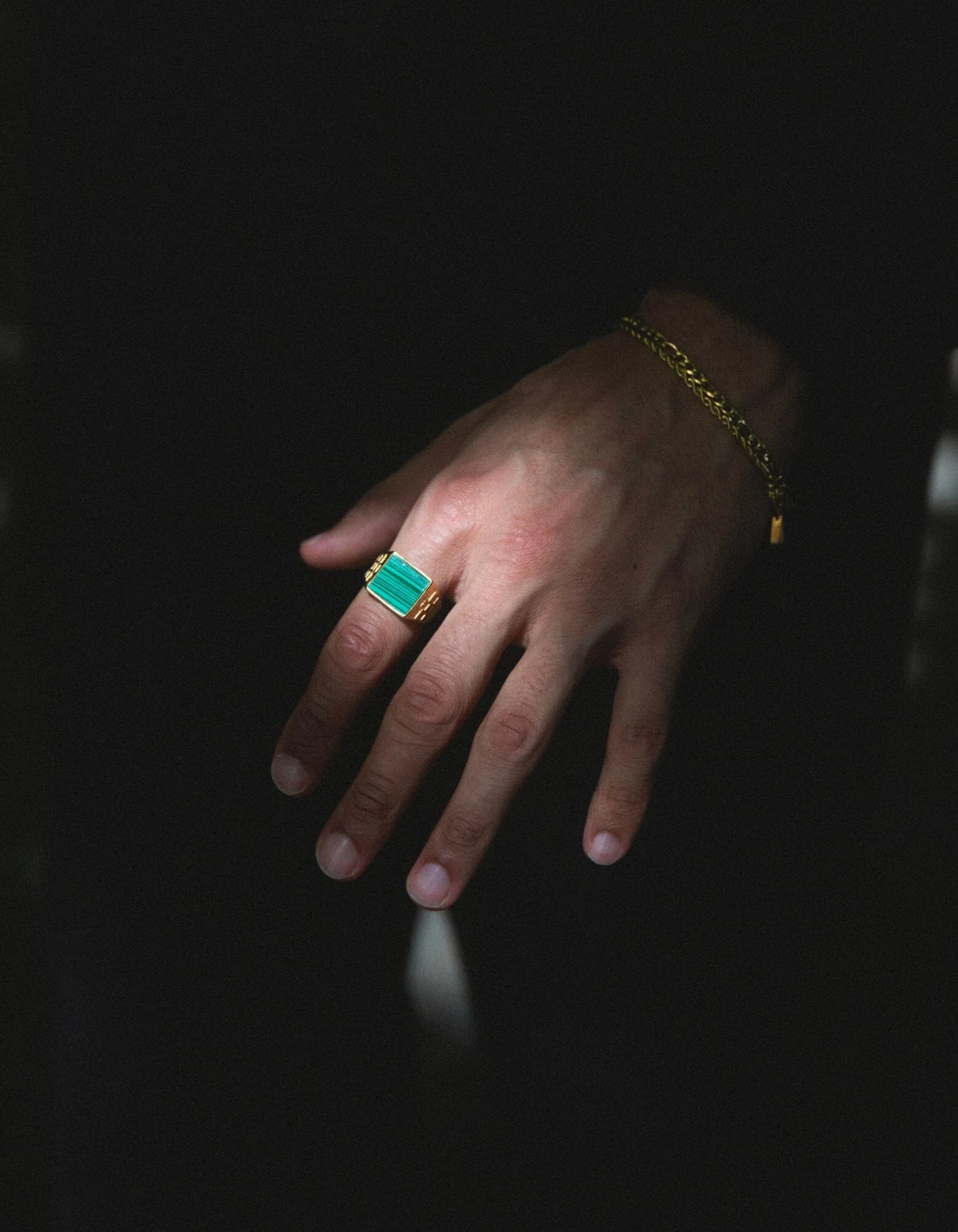 Gold Como Signet Ring - Image 2