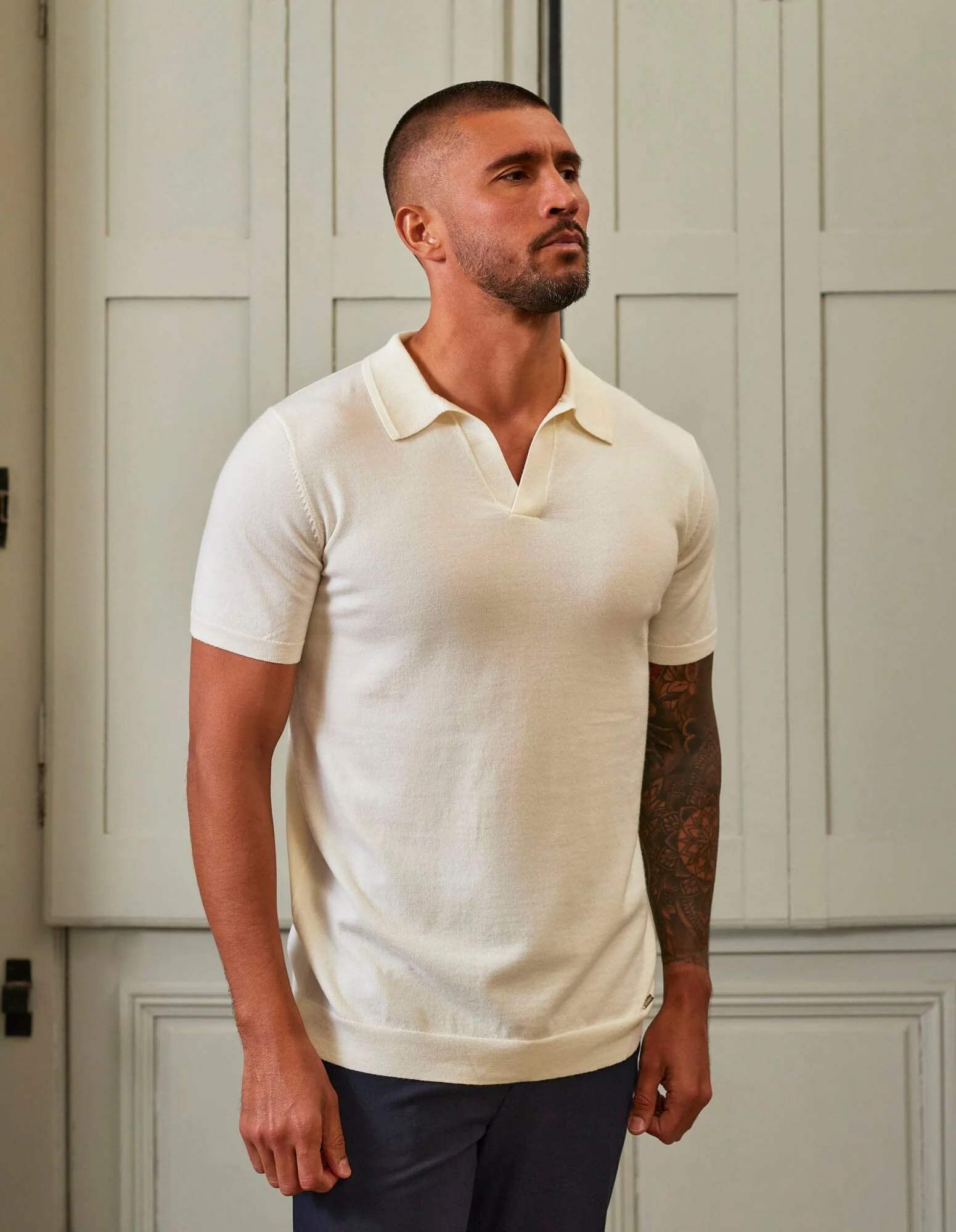 Off White Open Collar Knit Polo - Image 3