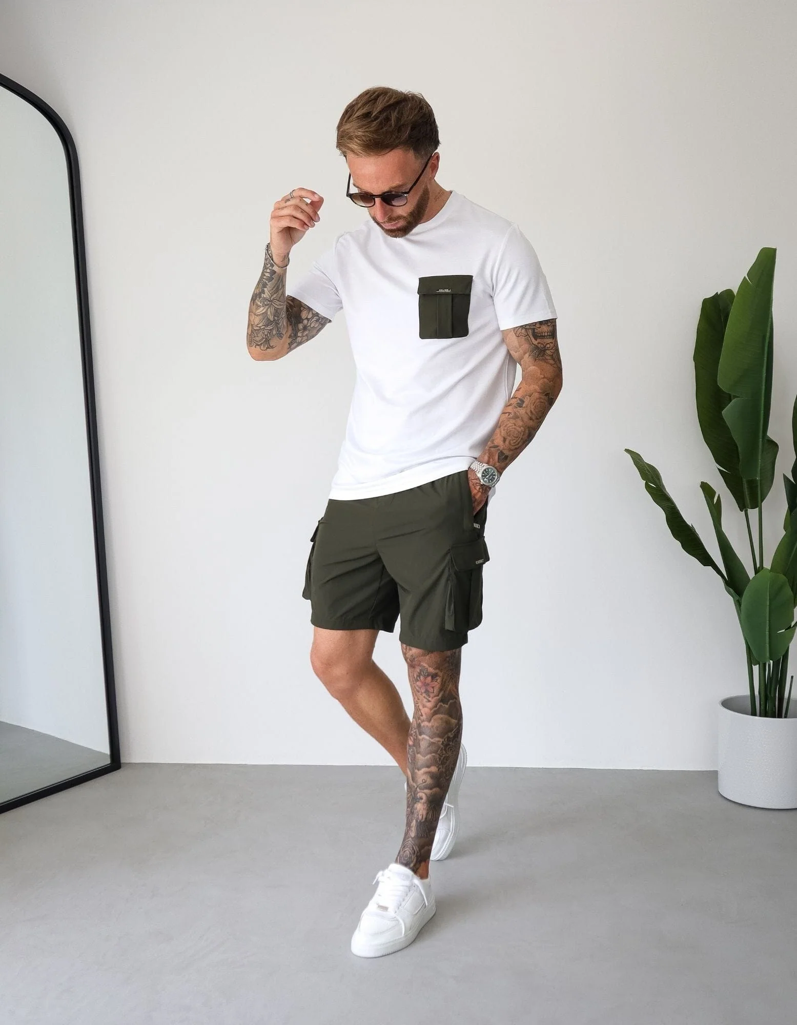 Woven Pocket T-Shirt White/Olive - Image 2